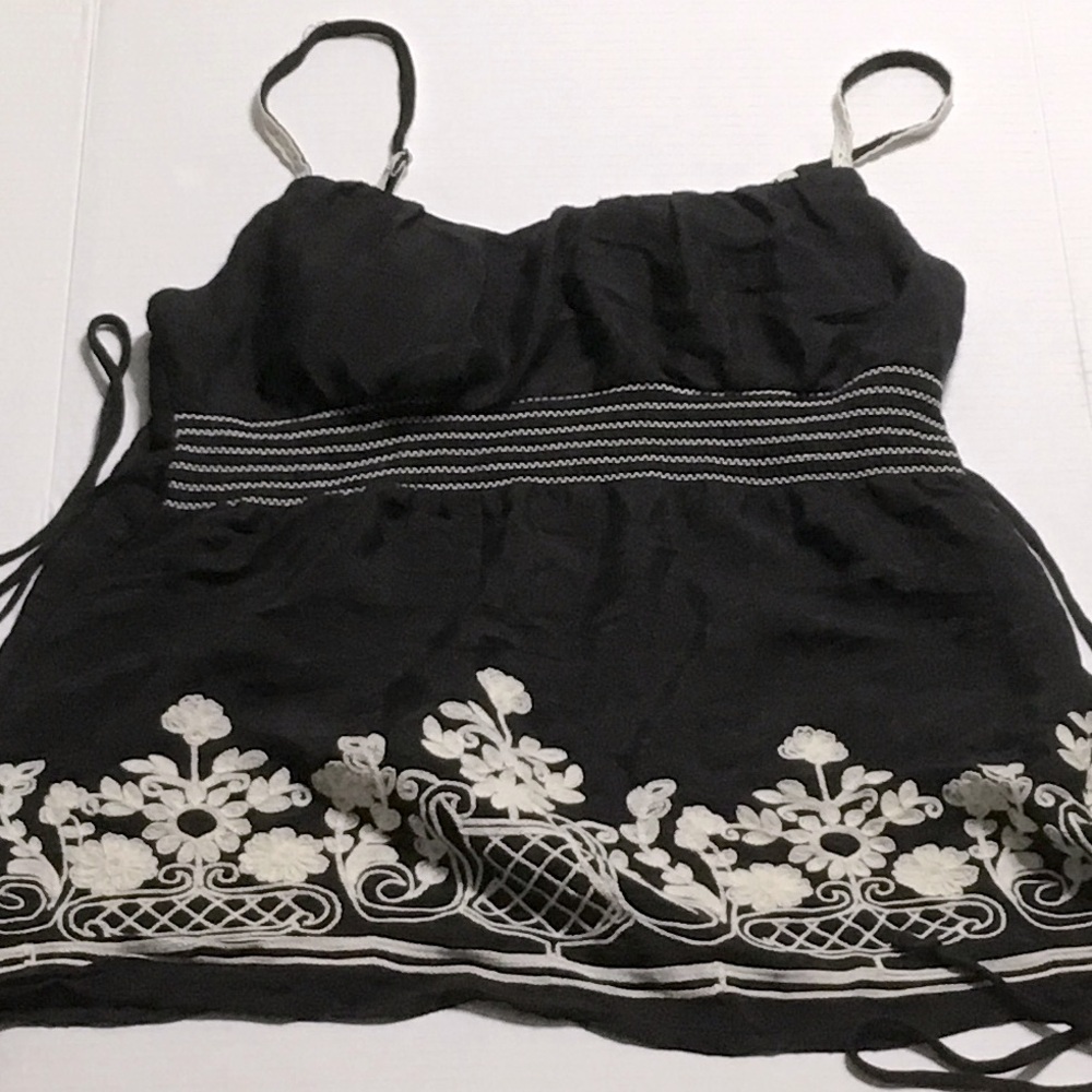 HeartSoul Embroidered Floral Black Top - Sz L